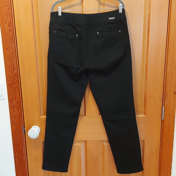 NWOT black jeans plus size 22 perfect - Picture 2 of 7